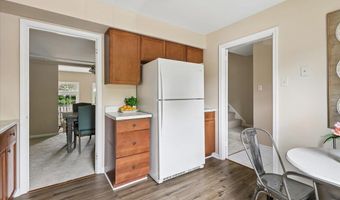 2610 WINDBREAK Dr, Alexandria, VA 22306