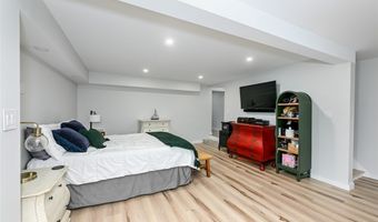 4135 State Park Dr, Akron, OH 44319