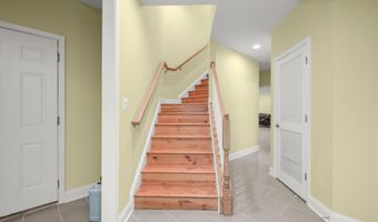 6005 ROOSEVELT St, Bethesda, MD 20817