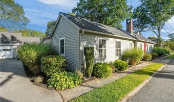 30 Eldredge Ave, East Greenwich, RI 02818
