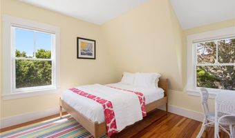 47 Longfellow Rd, Jamestown, RI 02835