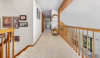 1334 W CLOVERDALE Dr, Appleton, WI 54914
