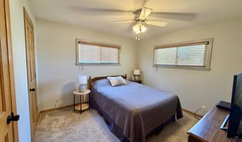 111 Church Dr, Aberdeen, SD 57401