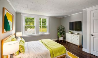 16 Mammoth Rd, Windham, NH 03087