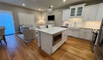 25 Franklin Rd 1, East Greenwich, RI 02818