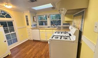 153 Saint Peter St, Biloxi, MS 39530