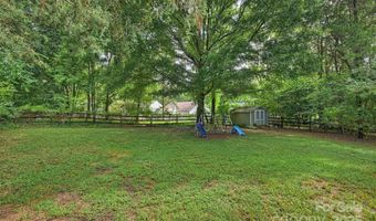 8520 Golf Ridge Dr, Charlotte, NC 28277