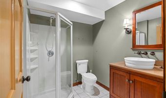 1525 Carriage Bridge Trl, Ballwin, MO 63021