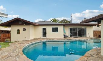 9535 Lakeview Dr, La Mesa, CA 91942