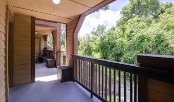 415 LAKEPOINTE Dr 202, Altamonte Springs, FL 32701