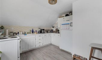 599 E Main Rd, Middletown, RI 02842