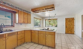 560 Oakley Ave, Burley, ID 83318