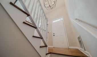 5135 Fairlane Rd, Columbus, OH 43207