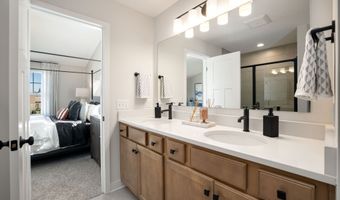 1011 Heimat Haus Dr, Grove City, OH 43123