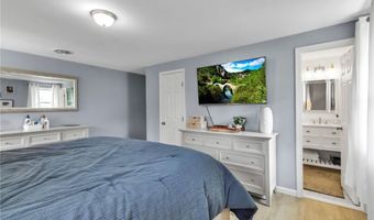 169 Chestnut Hill Ln S, Amherst, NY 14221