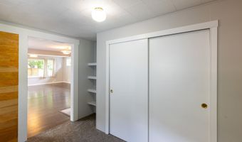 207 N MAPLE St, Bingen, WA 98605