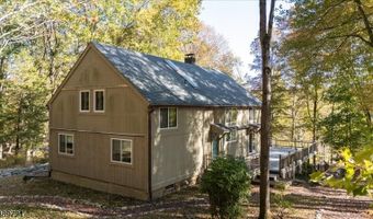 16 Kilroy Rd, Andover, NJ 07860