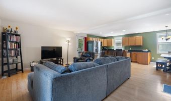 7 Woodlawn Rd, Raymond, NH 03077