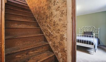 1115 7th St, Baldwin City, KS 66006