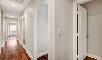 82 Moonlight Village Ln, Henderson, NV 89012