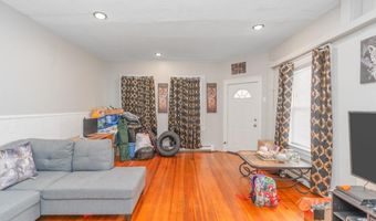 12 Lenox St, Cumberland, RI 02864