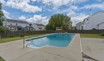 58 W OLD MILL Trl, Antioch, IL 60002