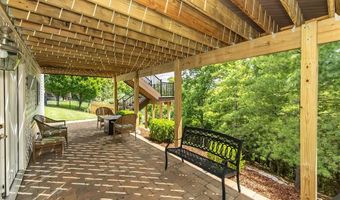 733 Castle Ridge Dr, Ballwin, MO 63021