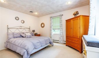 38 Mark Dr, Lincoln, RI 02865