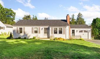 7 Carpenter Ave, Barrington, RI 02806