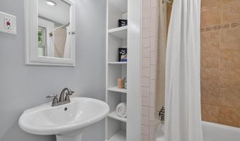 826 CEDARCROFT Rd, Baltimore, MD 21212