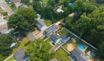 92 Blauvelt Ave, Bergenfield, NJ 07621