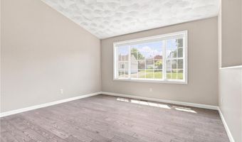 17 Ostend St, Johnston, RI 02919