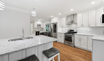 1132 S Fernandez Ave, Arlington Heights, IL 60005
