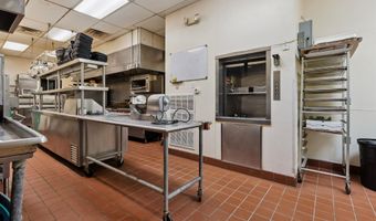11 Benton Ave E, Albia, IA 52531