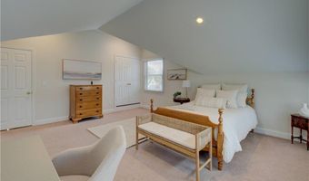 110 Lake View Rd, Cranston, RI 02920