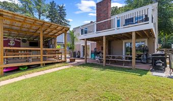 7580 BEACH Dr, Pasadena, MD 21122