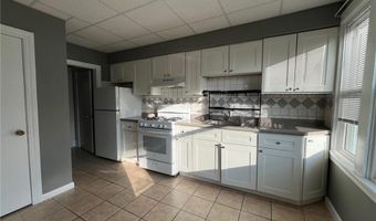 70 Oliver St 3f, Bristol, RI 02809
