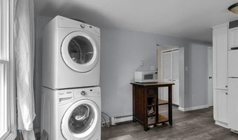 55 Homer St B, Newport, RI 02840