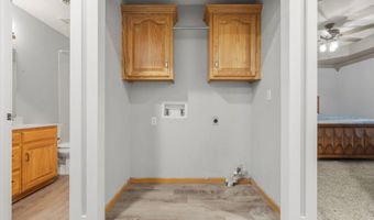 1019 Daniels St, Aurora, MO 65605