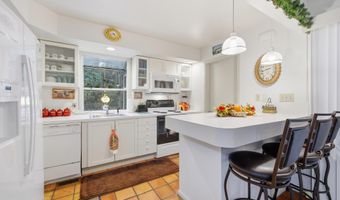 16 SPRUCE HOLLOW Rd, Basye, VA 22810