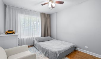 2736 S Embers Ln 2736, Arlington Heights, IL 60005