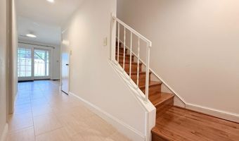 10240 ARIZONA Cir 33, Bethesda, MD 20817