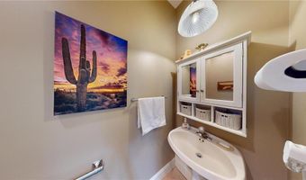 2704 Campus Ln, Albert Lea, MN 56007