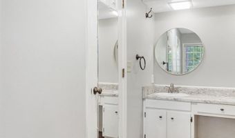 2420 E Alberson Dr, Albany, GA 31721