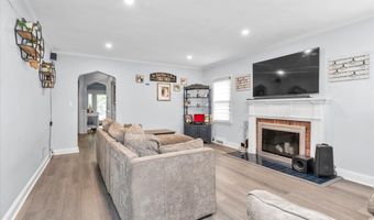 22 Towne St, Amityville, NY 11701