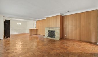 8590 Lynnehaven Dr, Amberley, OH 45236