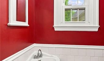 142 Ferry Rd, Bristol, RI 02809