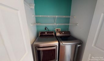 1408 Fox Pointe Cir, Ann Arbor, MI 48108