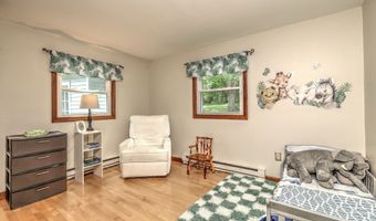 8 Whippoorwill Ln, Bethany, CT 06524