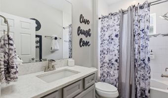 5565 SILVER SUN Dr, Apollo Beach, FL 33572